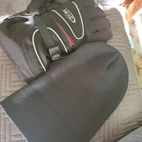 HEAD GLOVES AND HAT - Picture 4 of 6
